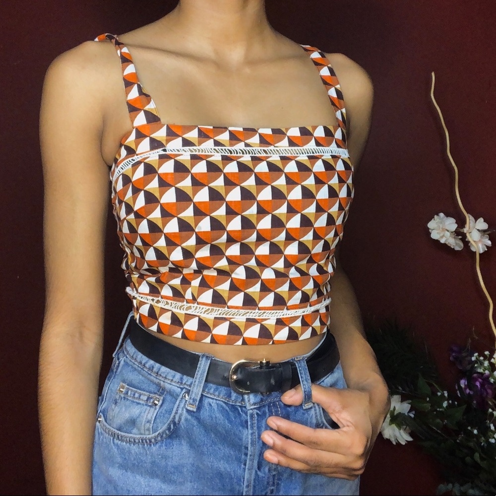 Color-blocked Crop Top